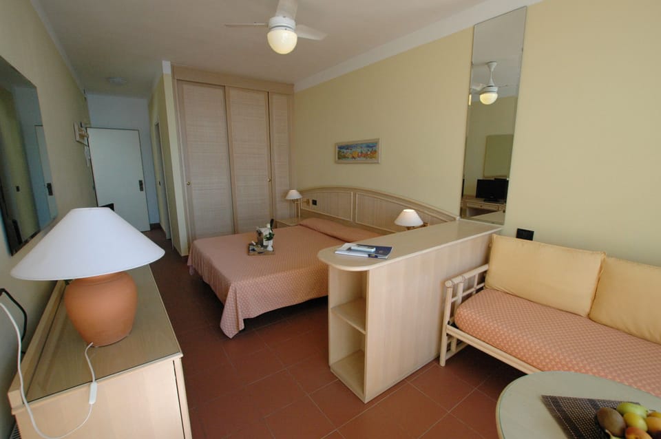 Superior Double or Twin Room | Minibar, in-room safe, desk