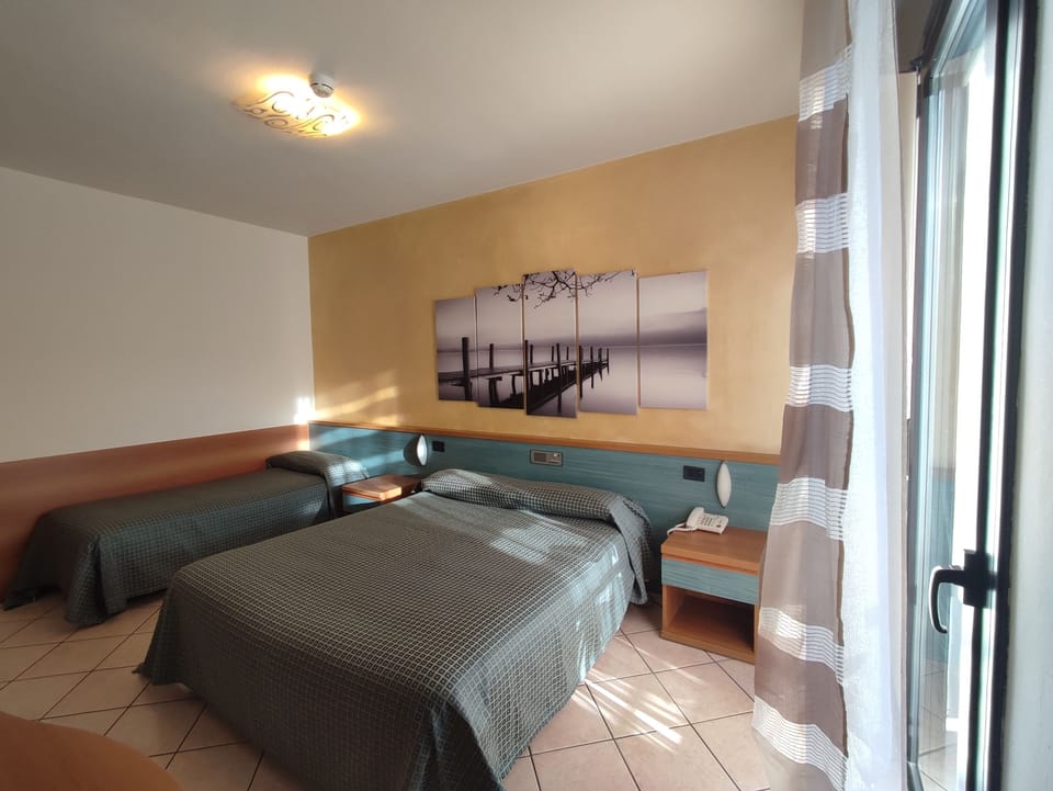 Triple Room | Frette Italian sheets, in-room safe, desk, soundproofing