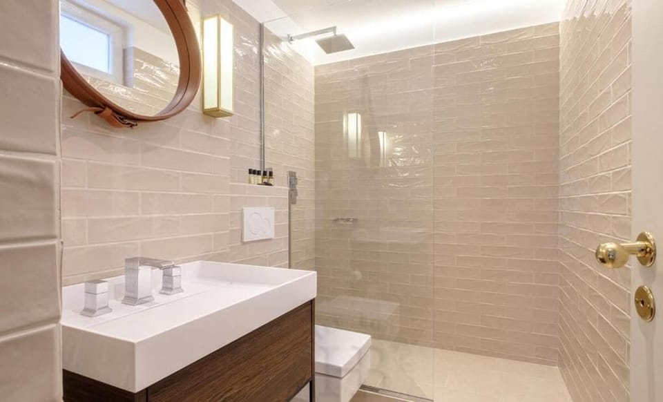 Executive Double Room | Bathroom | Towels