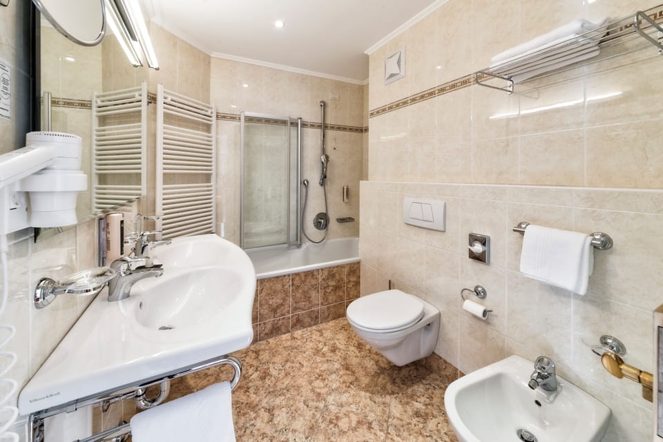 Junior Suite, Non Smoking | Bathroom | Hair dryer, bathrobes, slippers, bidet