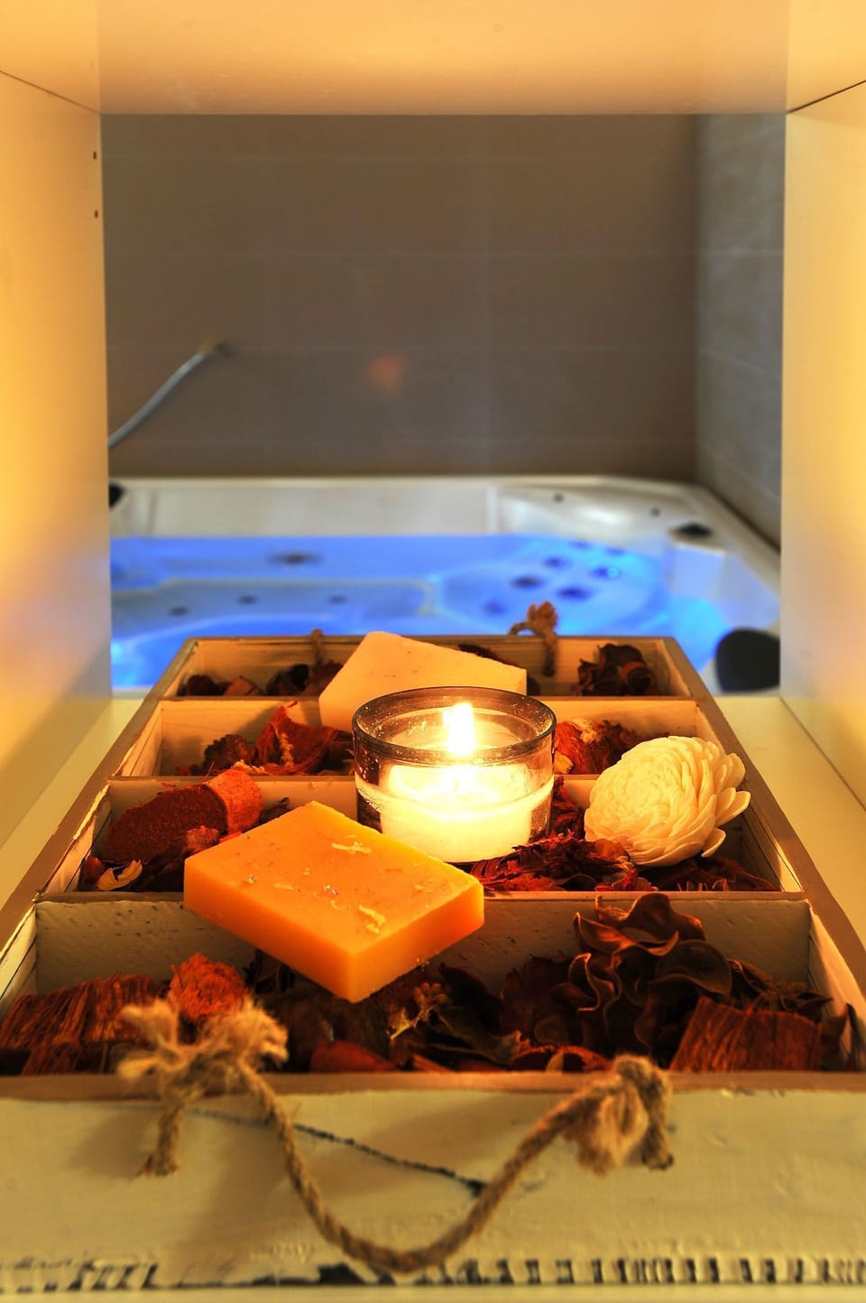 Indoor spa tub