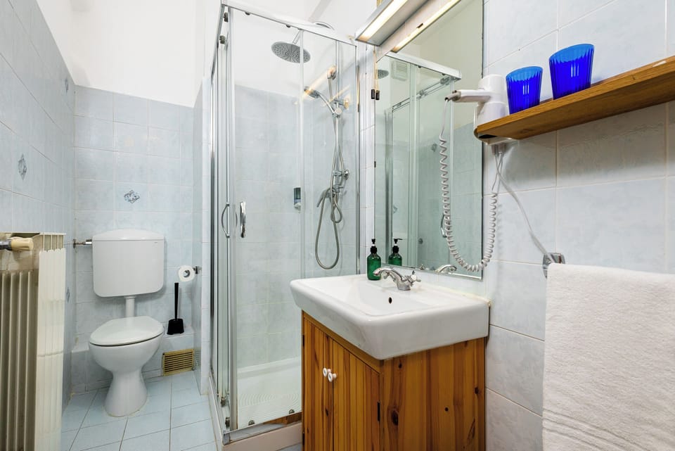 Double Room, Private Bathroom | Bathroom | Hair dryer, slippers, bidet, towels