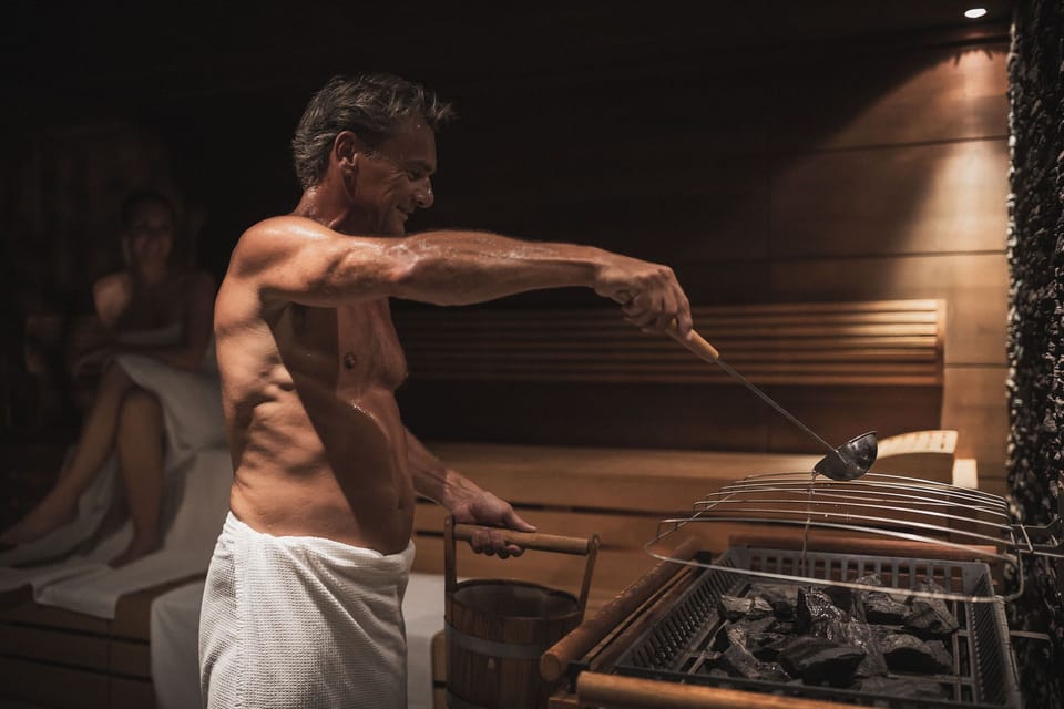 Couples treatment rooms, sauna, hot tub, steam room, body treatments