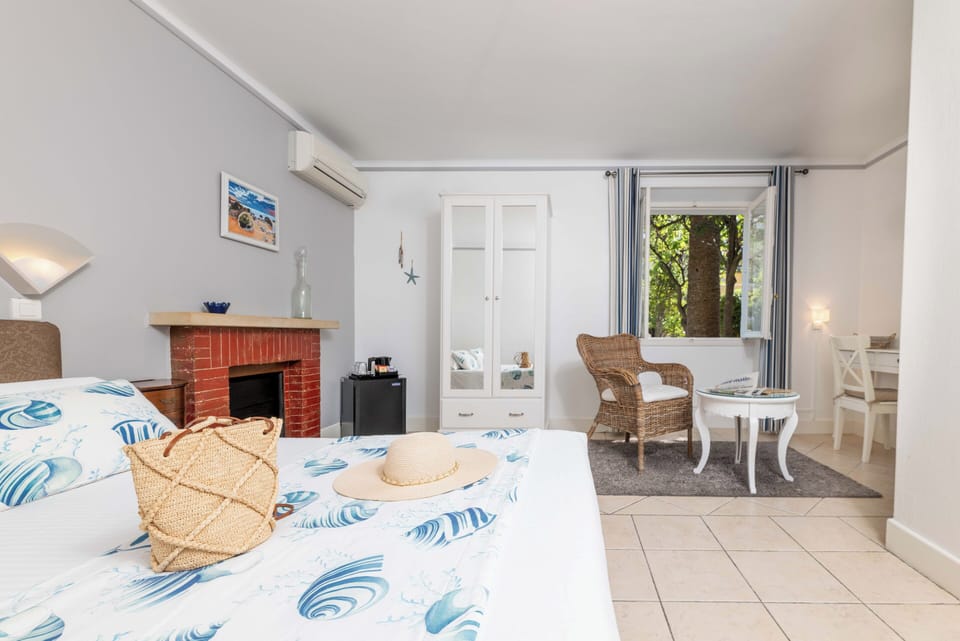 Comfort Double Room | Premium bedding, minibar, in-room safe, individually decorated