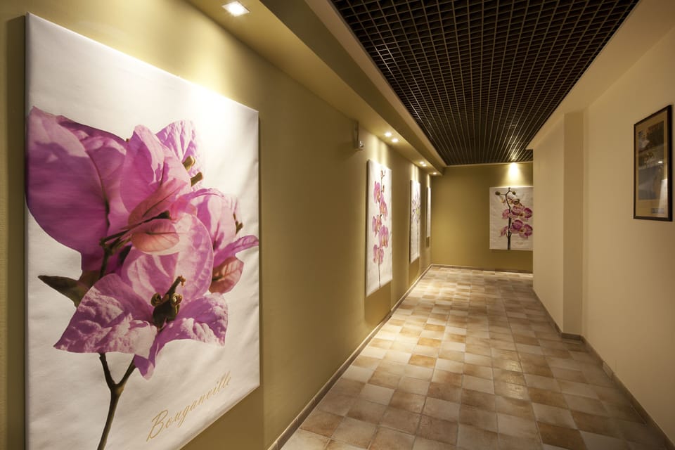Couples treatment rooms, sauna, hot tub, steam room, Turkish bath