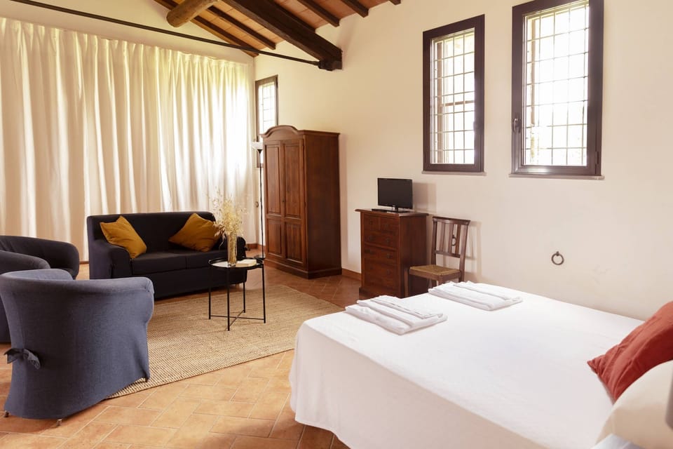 Superior Studio, 1 Double Bed, Kitchen, Ground Floor | Blackout drapes, cribs (surcharge), bed sheets