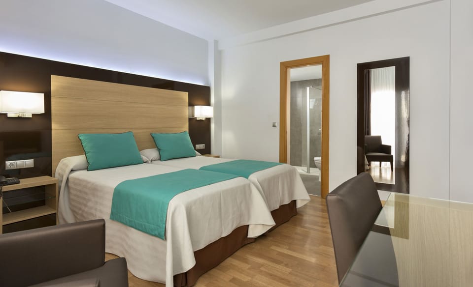 Minibar, in-room safe, desk, soundproofing