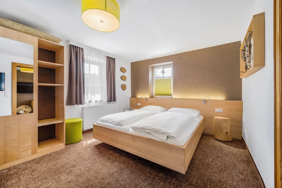 Family Suite | Hypo-allergenic bedding, in-room safe, desk, blackout drapes