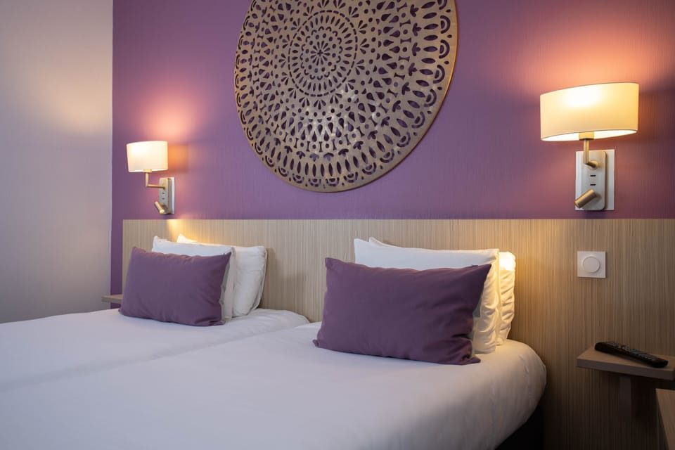 Superior Twin Room (Air-conditioned) | Desk, blackout drapes, soundproofing, iron/ironing board