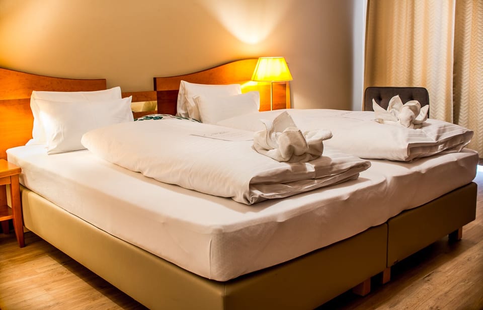 Double or Twin Room | 1 bedroom, hypo-allergenic bedding, in-room safe, desk