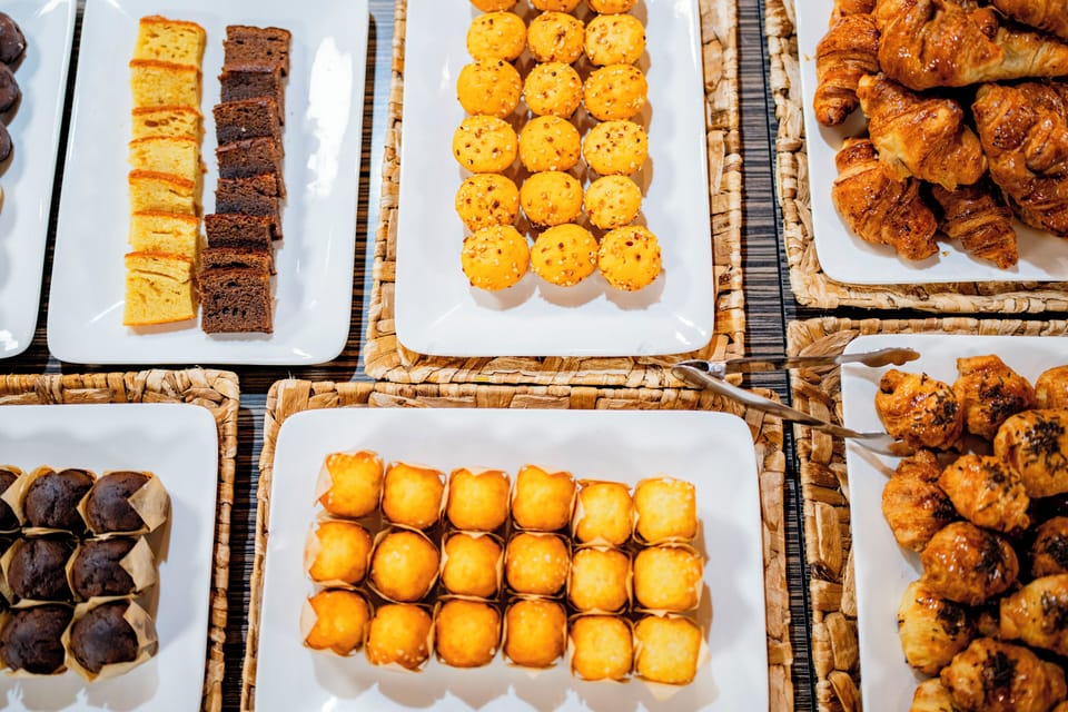 Daily buffet breakfast for a fee