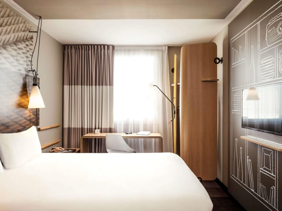 Standard Double Room, 1 Double Bed | Premium bedding, desk, blackout drapes, soundproofing