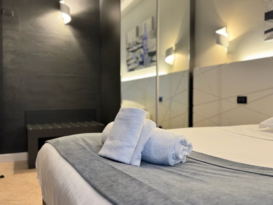 Comfort Single Room | In-room safe, desk, blackout drapes, soundproofing