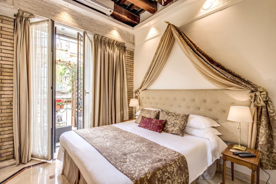 2 bedrooms, premium bedding, in-room safe, desk