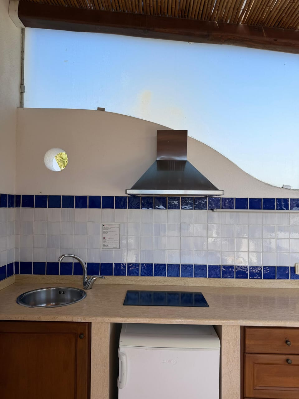 Standard Triple Room | Private kitchen | Fridge
