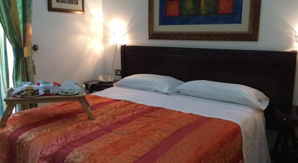 Standard Double or Twin Room | Frette Italian sheets, in-room safe, desk, soundproofing