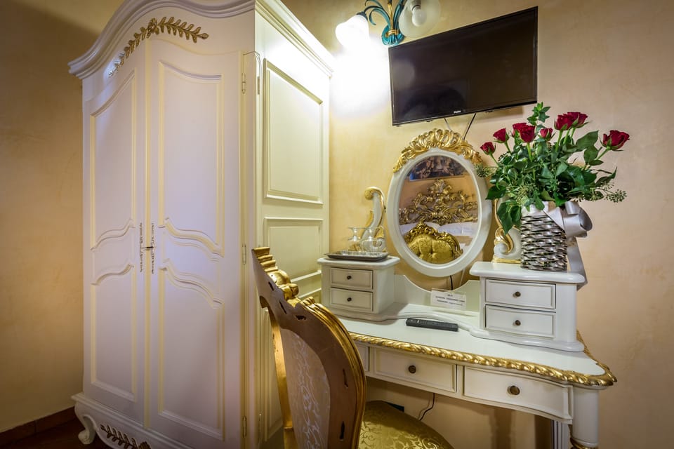 Double Room, 1 Queen Bed, Ensuite | In-room safe, desk, soundproofing, rollaway beds