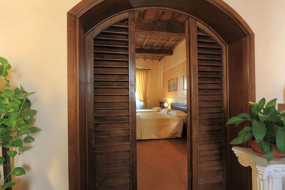 Triple Room, Multiple Beds, Ensuite | In-room safe, desk, soundproofing, rollaway beds