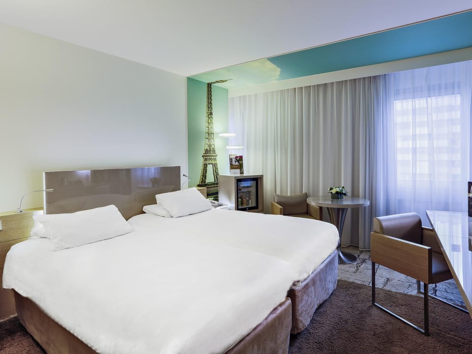 Classic Twin Room, 2 Twin Beds | Premium bedding, in-room safe, desk, laptop workspace