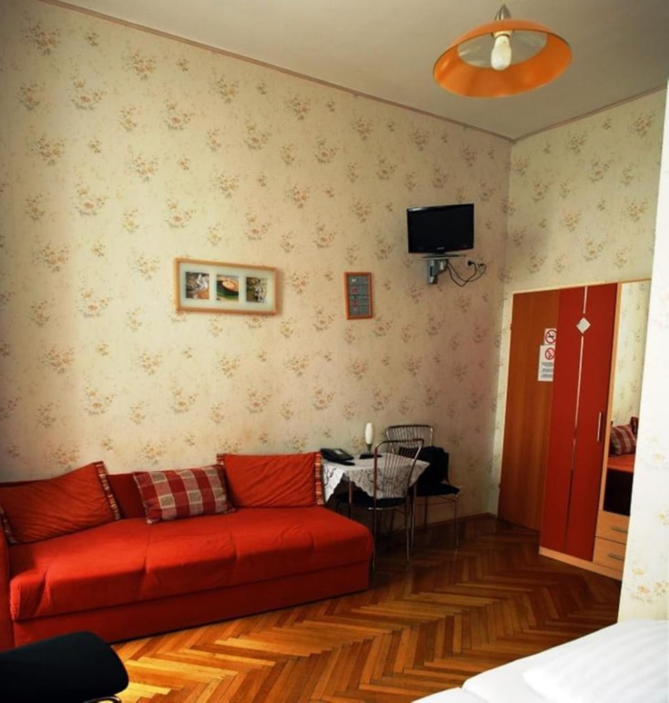Triple Room | Desk, blackout drapes, WiFi (free), individually decorated