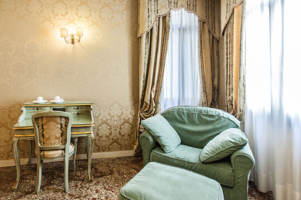 Superior Double or Twin Room | Living area | 32-inch TV with satellite channels