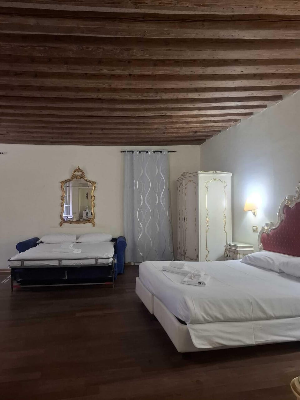 Family Apartment | In-room safe, desk, free WiFi, bed sheets
