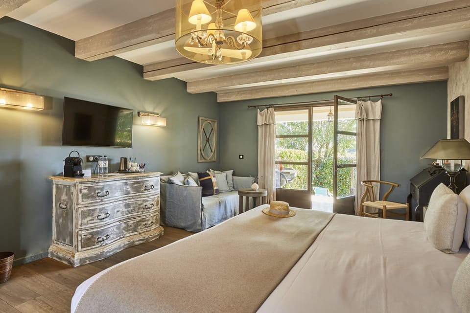 Double Room (Prestige) | Minibar, in-room safe, individually decorated, soundproofing