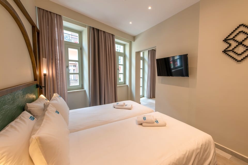 Suites | In-room safe, desk, soundproofing, iron/ironing board