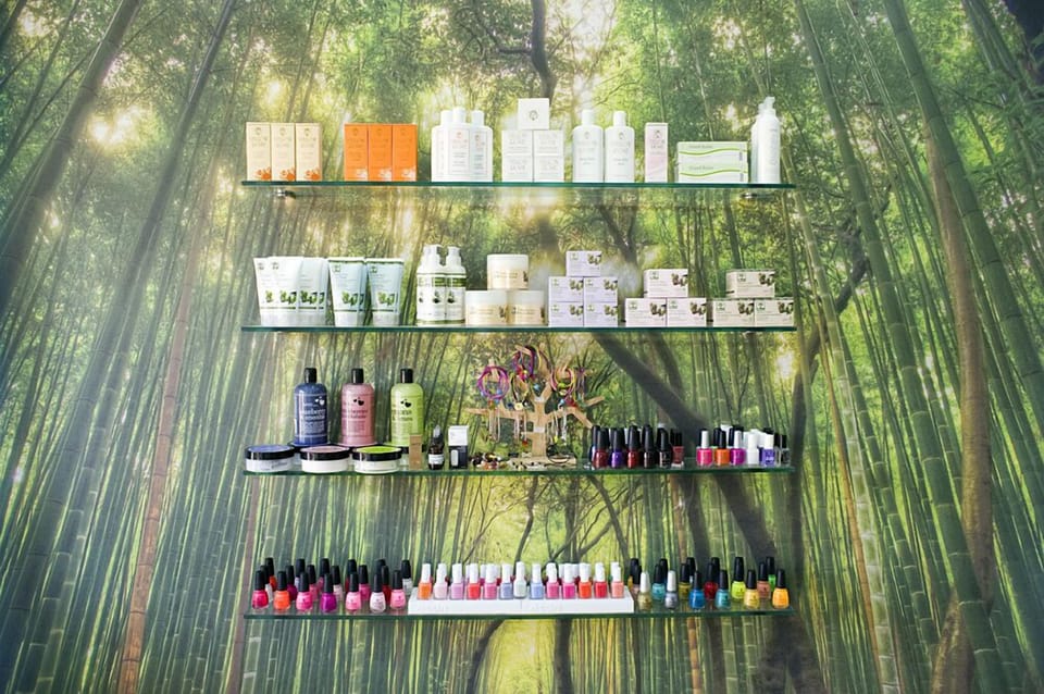 Body treatments, aromatherapy, facials, massage/treatment rooms