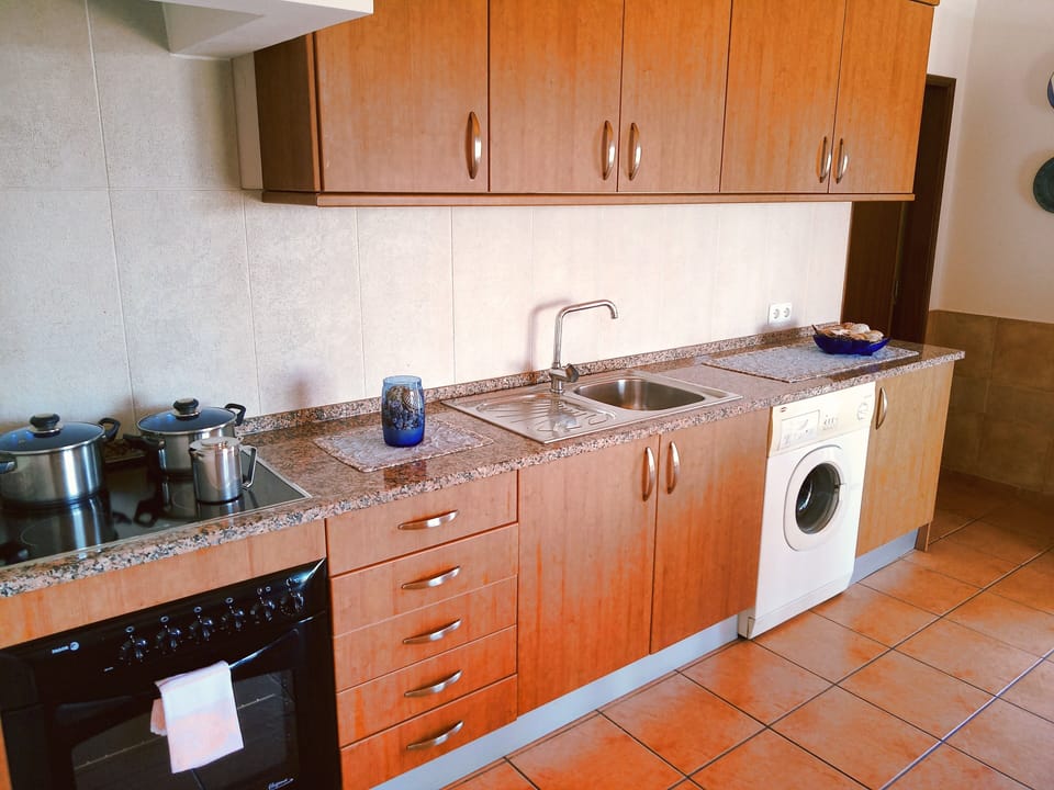 Family Villa, 2 Bedrooms | Private kitchen | Fridge, microwave, oven, stovetop