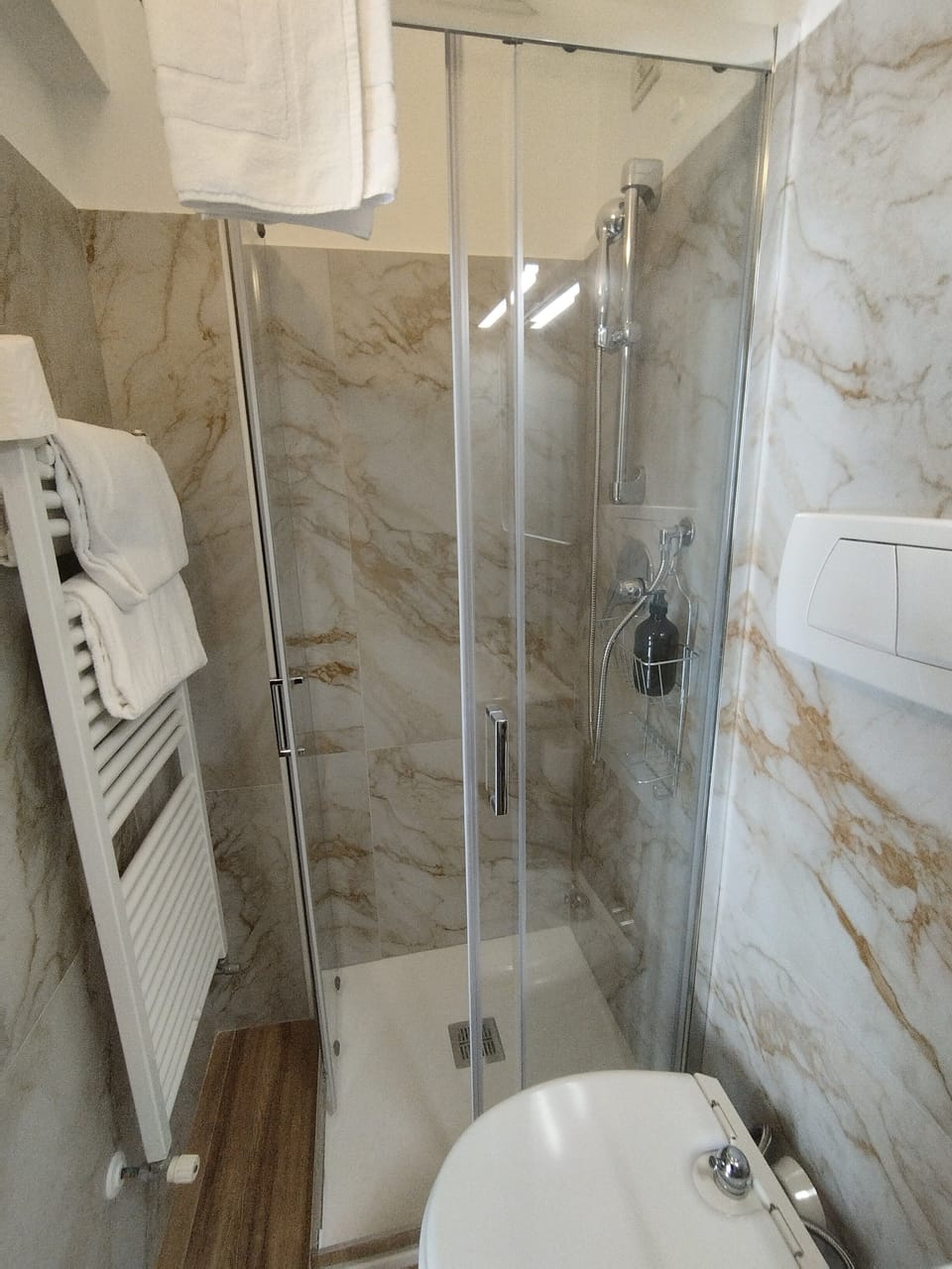 Double Room | Bathroom | Shower, hair dryer