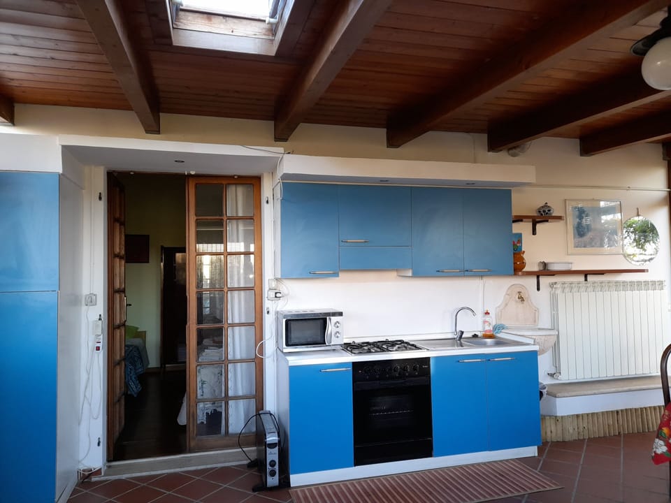 Economy Double Room, Tower | Shared kitchen | Fridge, microwave, coffee/tea maker
