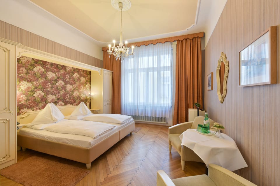 Standard Double Room | Premium bedding, in-room safe, WiFi (free), bed sheets