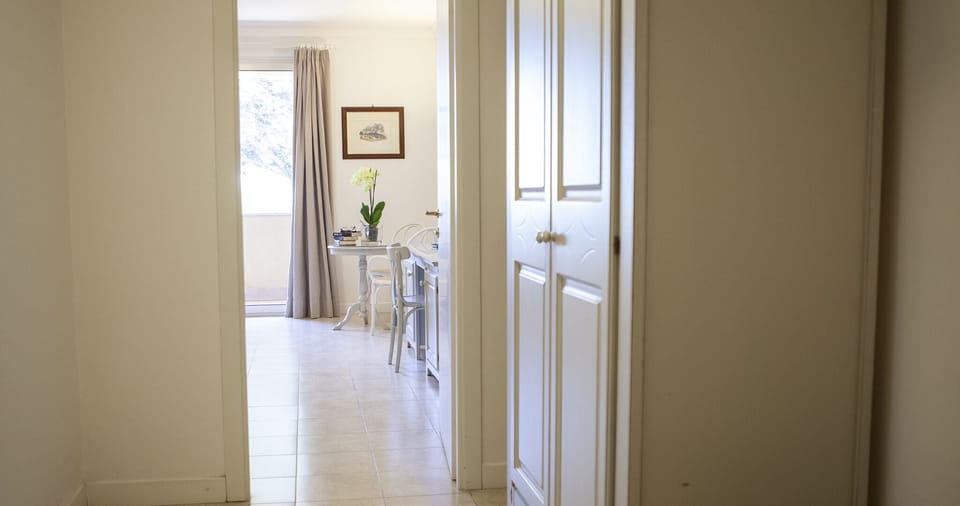 Quadruple Room | Minibar, in-room safe, desk, soundproofing