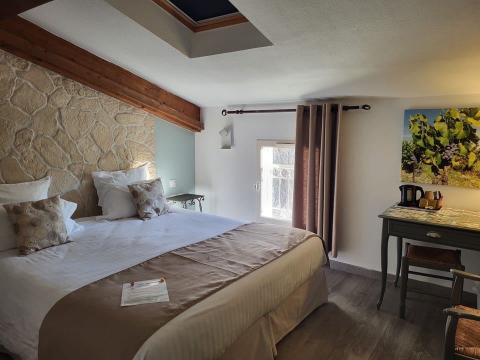 Comfort Double Room | Premium bedding, individually furnished, desk, laptop workspace