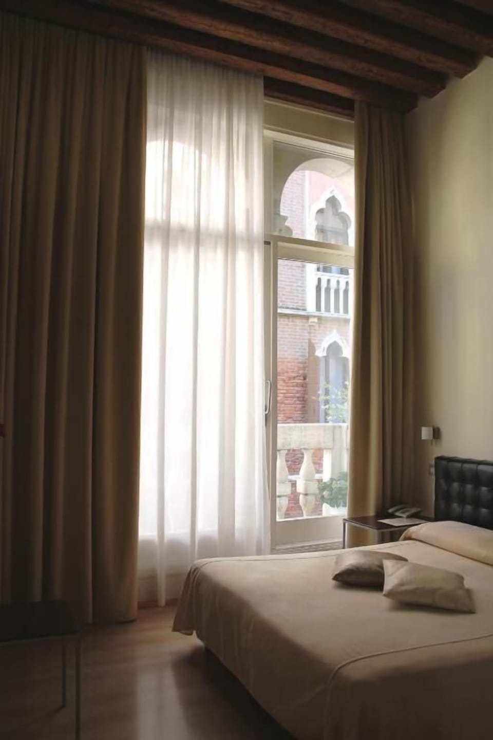 Deluxe Double Room, Balcony, Canal View | Minibar, in-room safe, desk, free WiFi