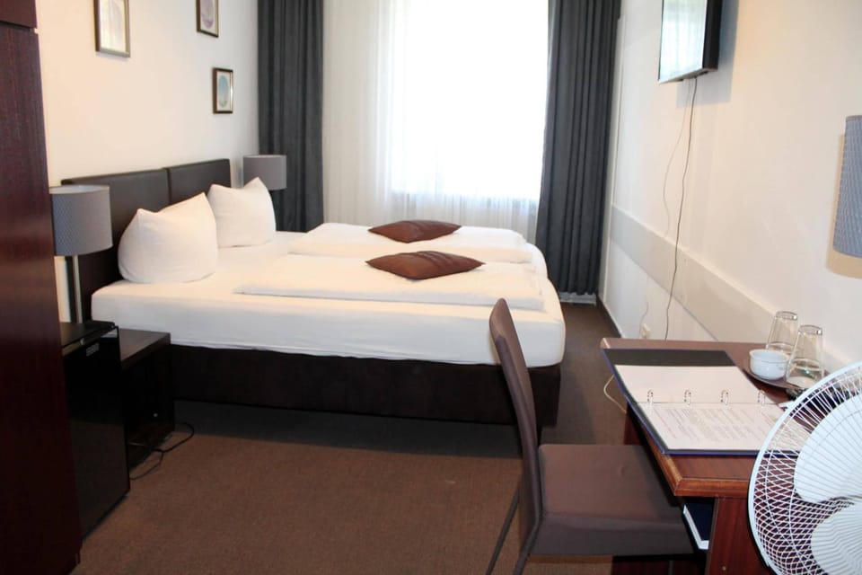 Minibar, in-room safe, desk, iron/ironing board