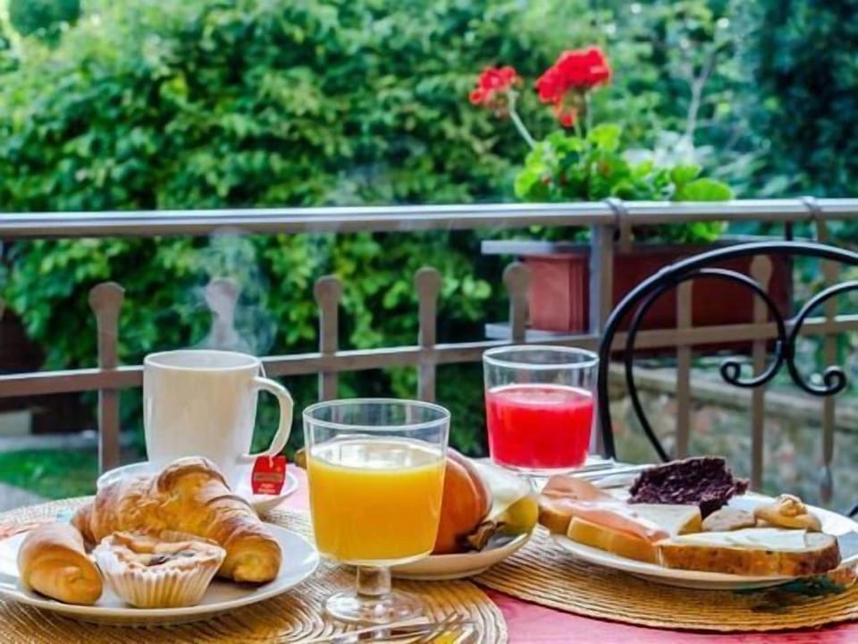 Daily buffet breakfast for a fee