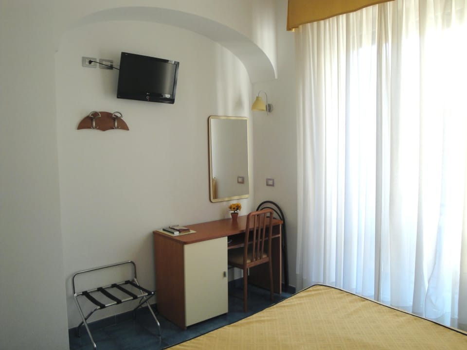 Minibar, in-room safe, desk, soundproofing