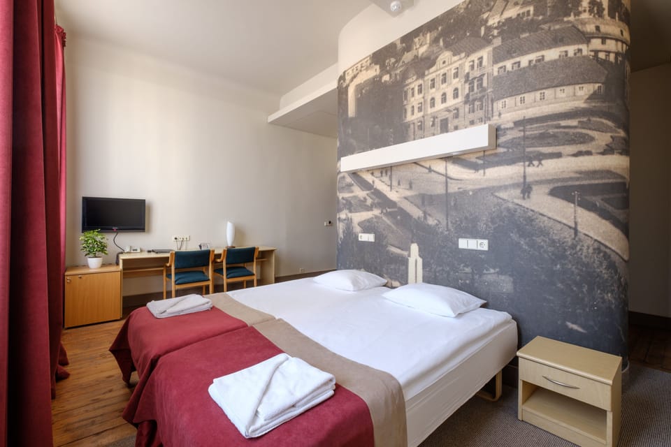 Twin Room | In-room safe, soundproofing, iron/ironing board, cribs/infant beds