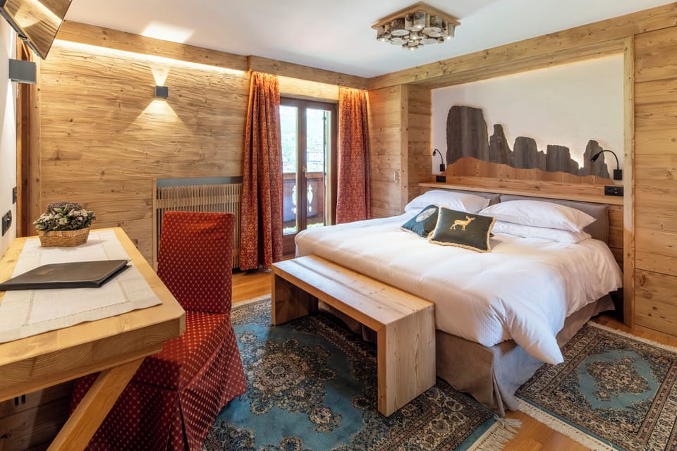 Romantic Double Room | Premium bedding, down comforters, Select Comfort beds, minibar