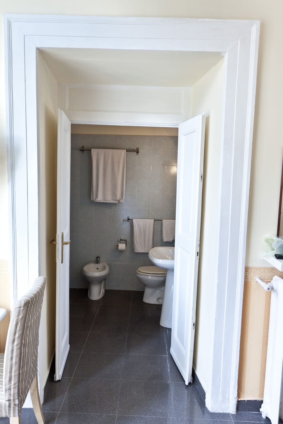 Single Room | Bathroom | Shower, free toiletries, hair dryer, bidet