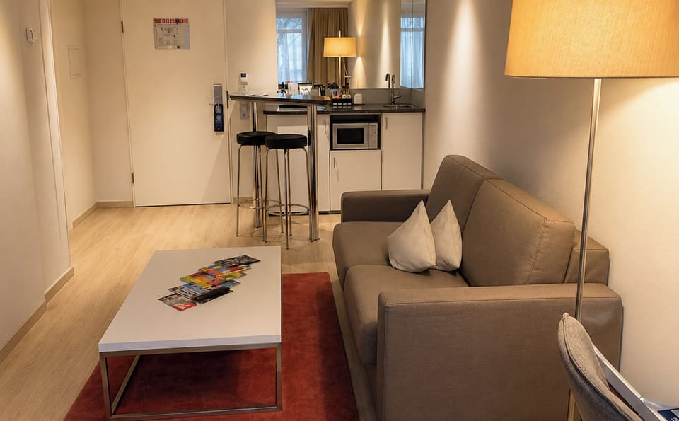 Minibar, in-room safe, desk, free WiFi