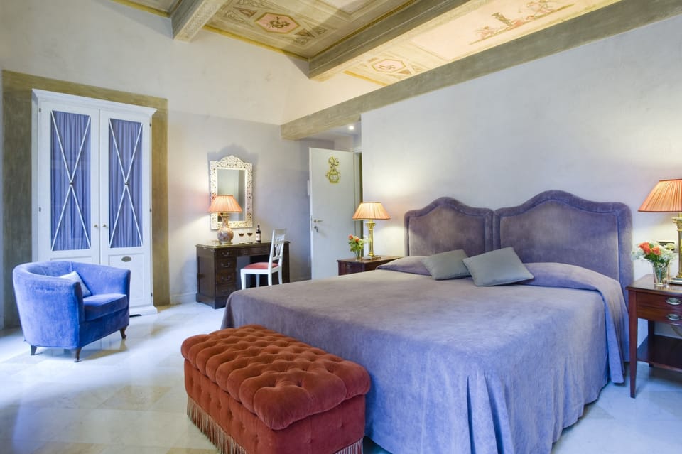 Deluxe Double Room, Private Bathroom | Minibar, in-room safe, desk, soundproofing