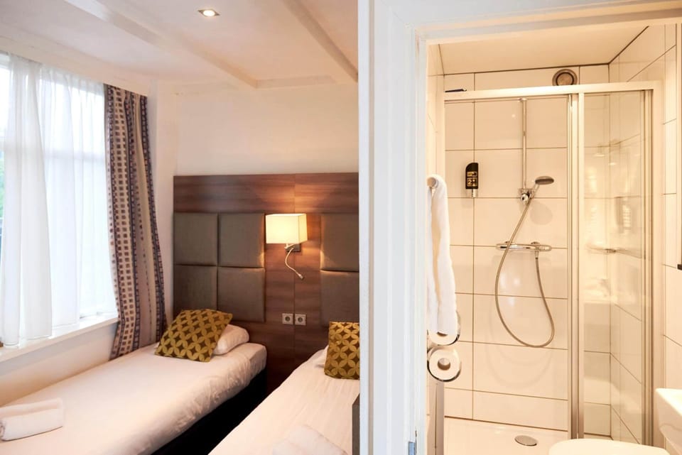 In-room safe, free WiFi, bed sheets