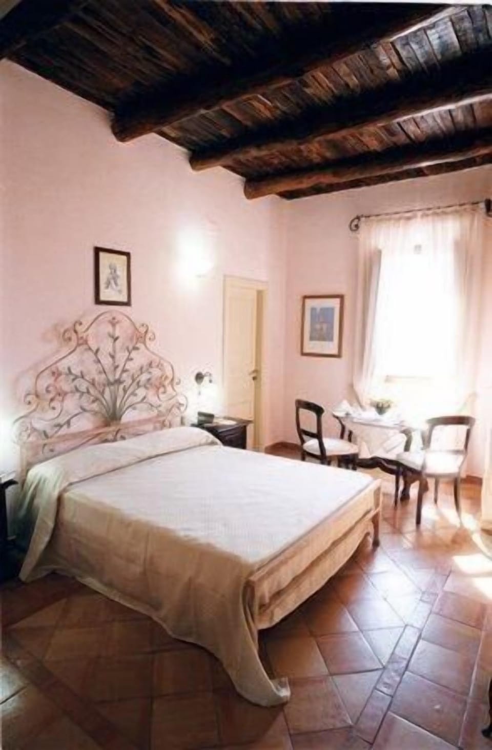 Desk, iron/ironing board, rollaway beds, free WiFi