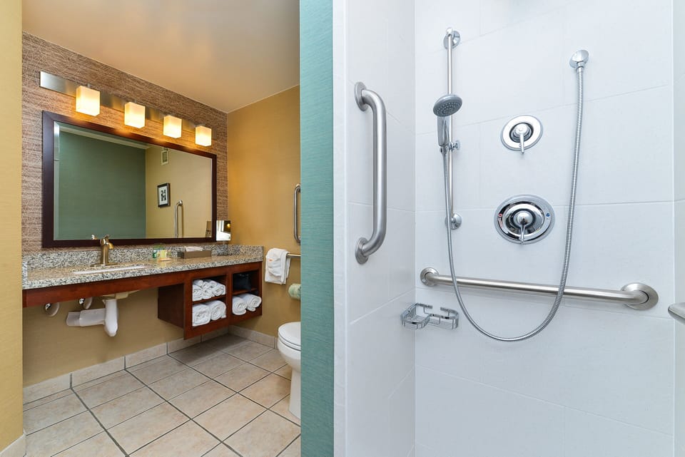 1 bedroom, premium bedding, in-room safe, desk