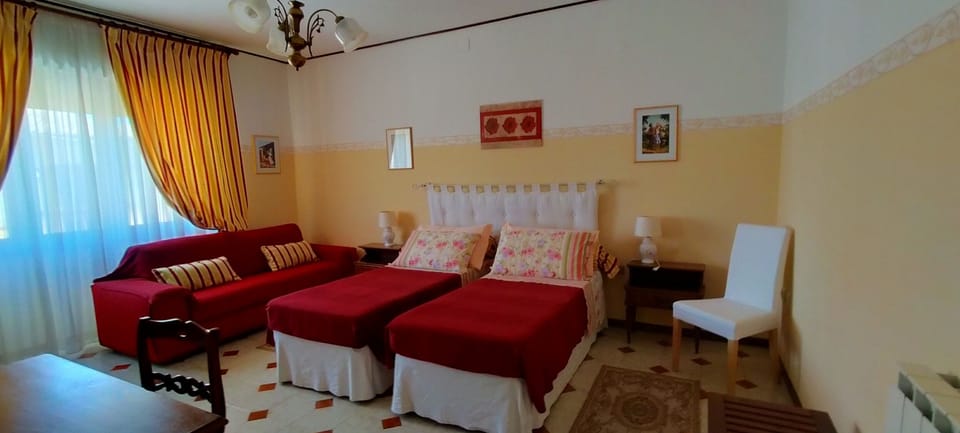 Classic Suite | 2 bedrooms, individually decorated, desk, laptop workspace