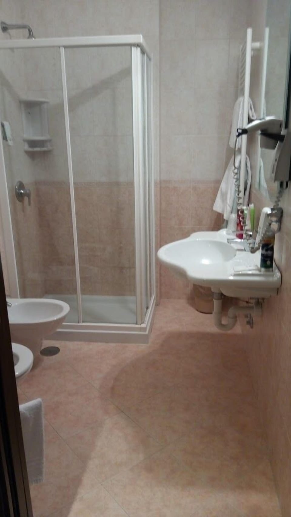 Deep soaking tub, free toiletries, hair dryer, bidet