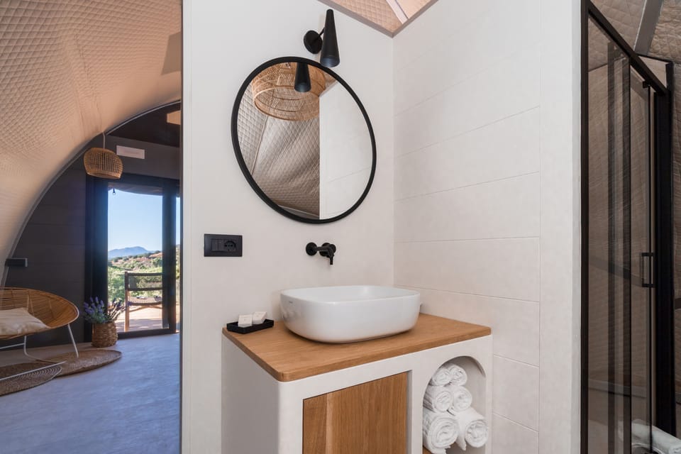 Tent | Bathroom | Shower, free toiletries, hair dryer, bidet